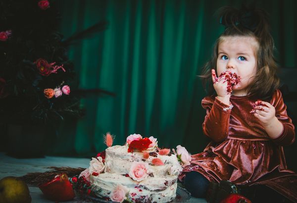Playful cake smash portrait