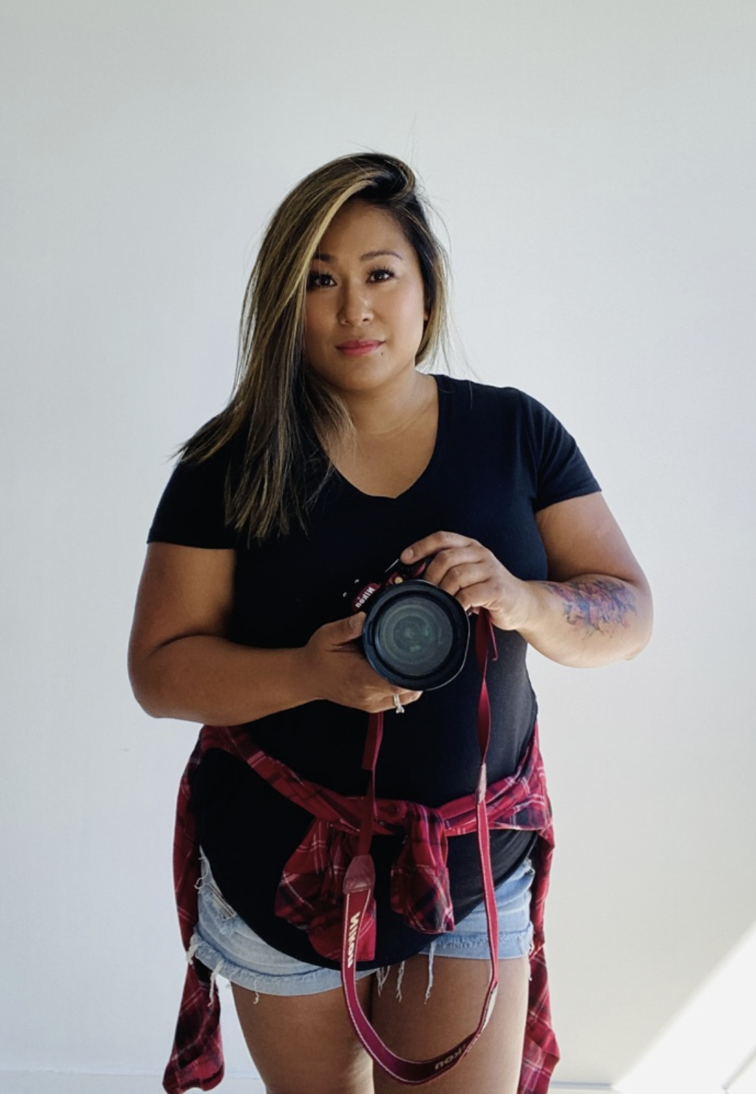 Tara, photographer and event planner behind Comet & Light